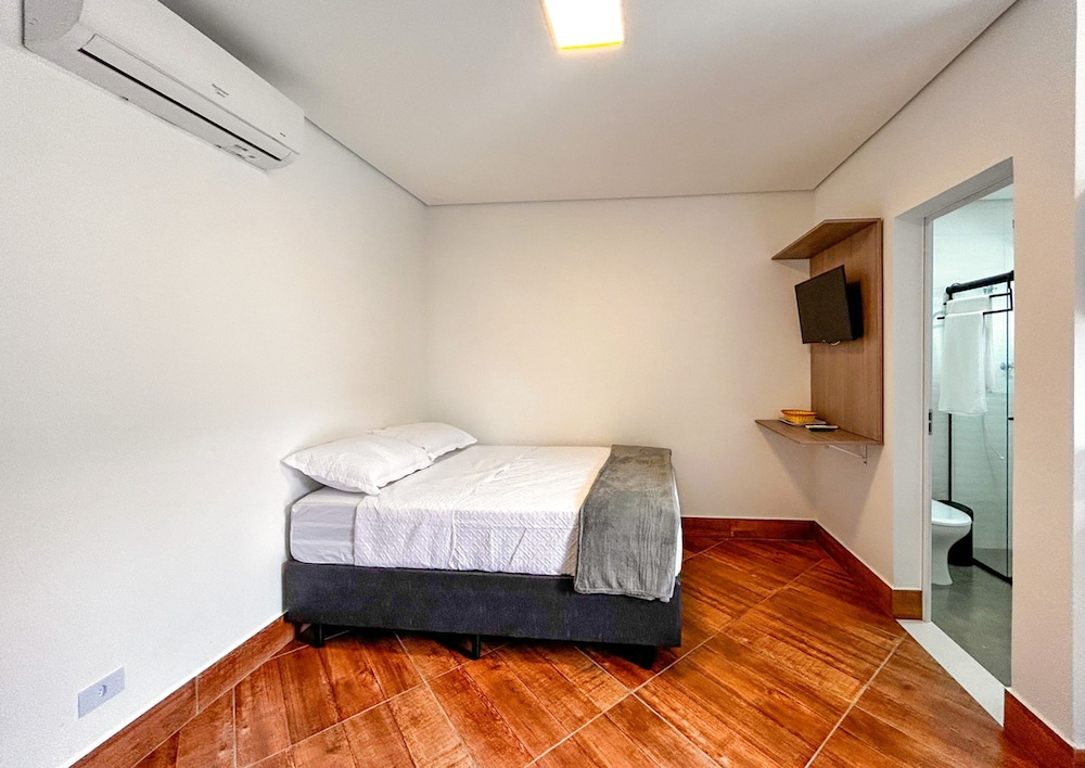 Incr vel Flat a Beira mar na Praia de Guaratuba SP