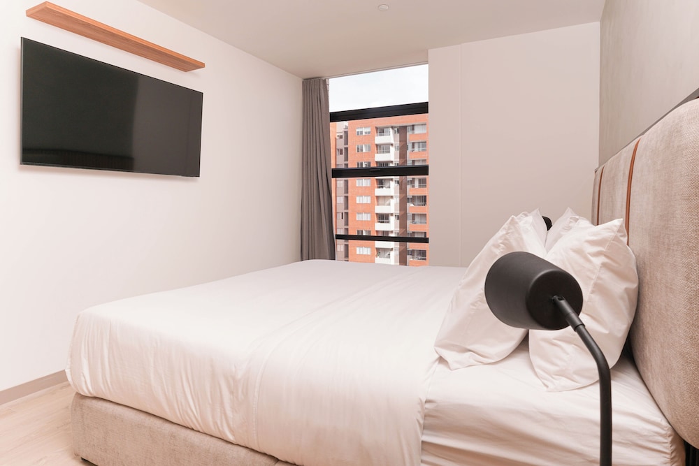 Metropolitan Living by HOUSY