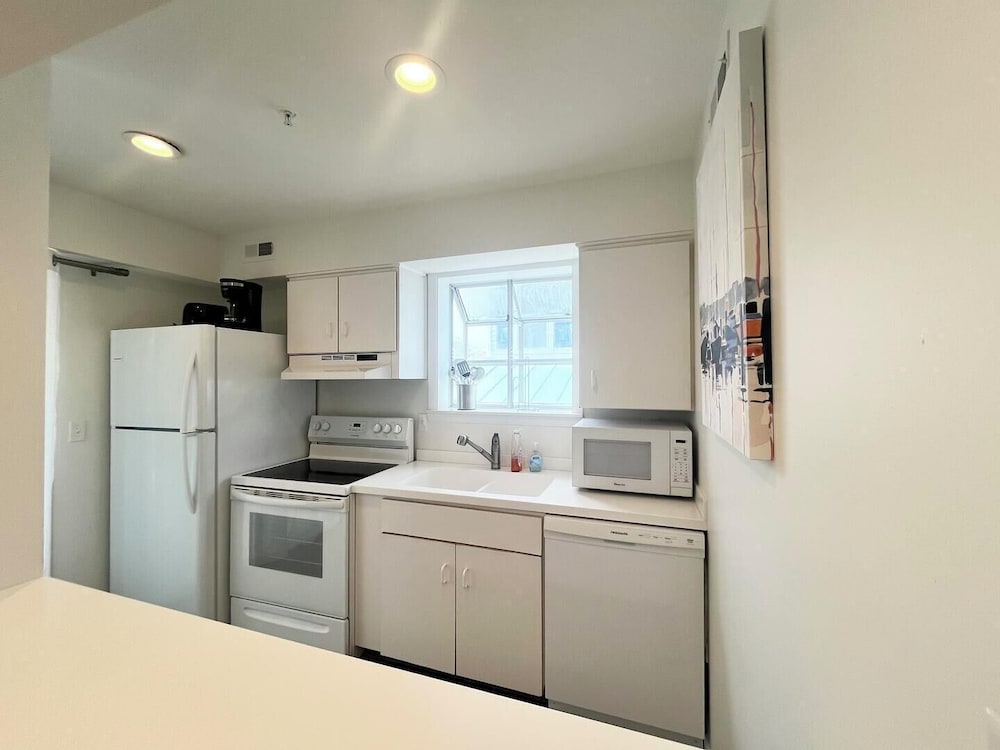 Olive Avenue 1A