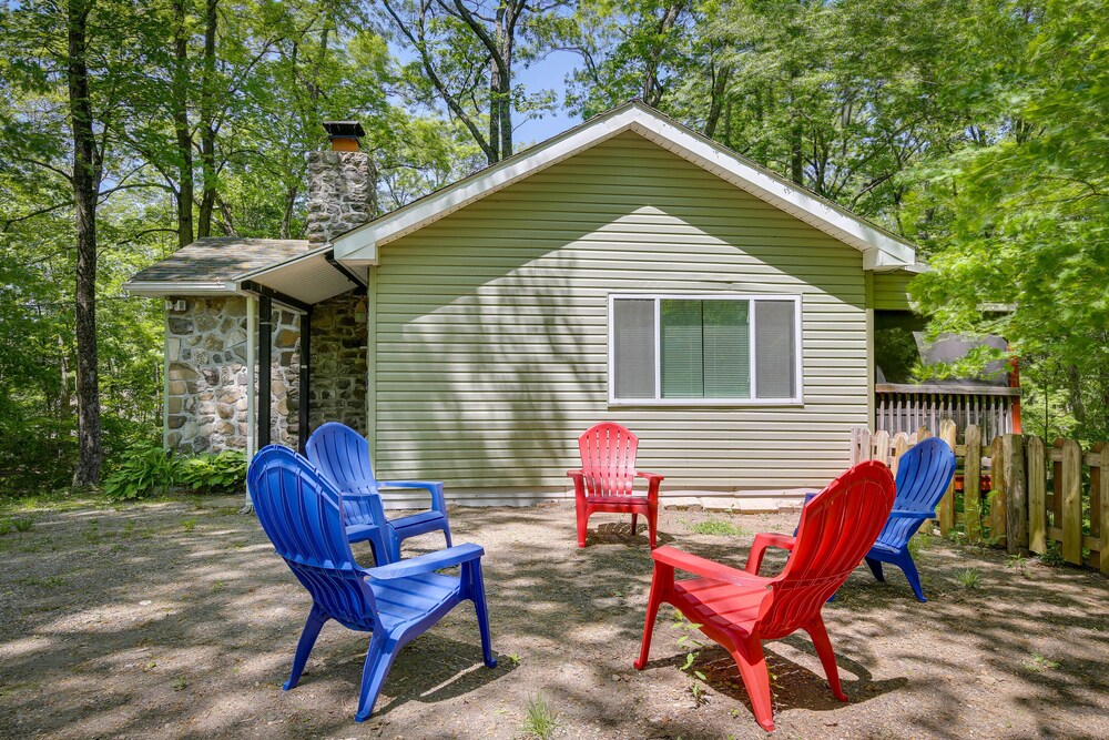 Monroe Vacations - Creekside Hudson Valley Retreat 4 Mi to Winery! - Property Image 6