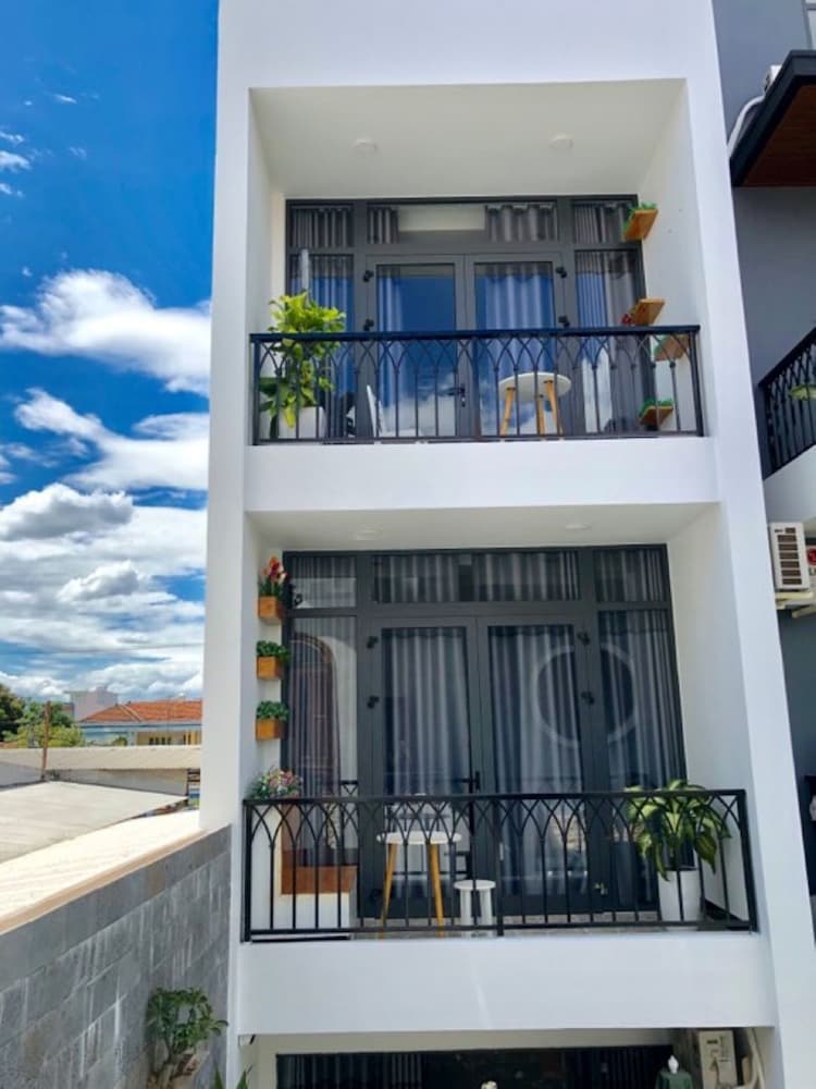 ChiChi House view 3