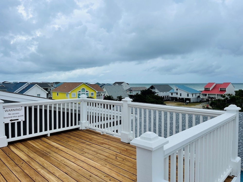 Compass Rose 4 Bedroom Home by RedAwning