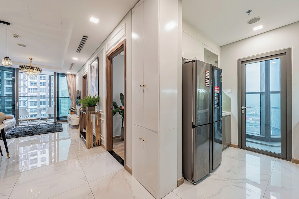 Somi Luxstay Landmark 81