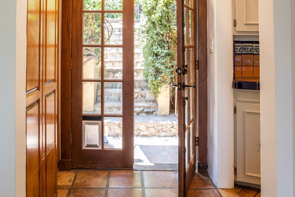 Fredonia by Avantstay Great Views of Studio City