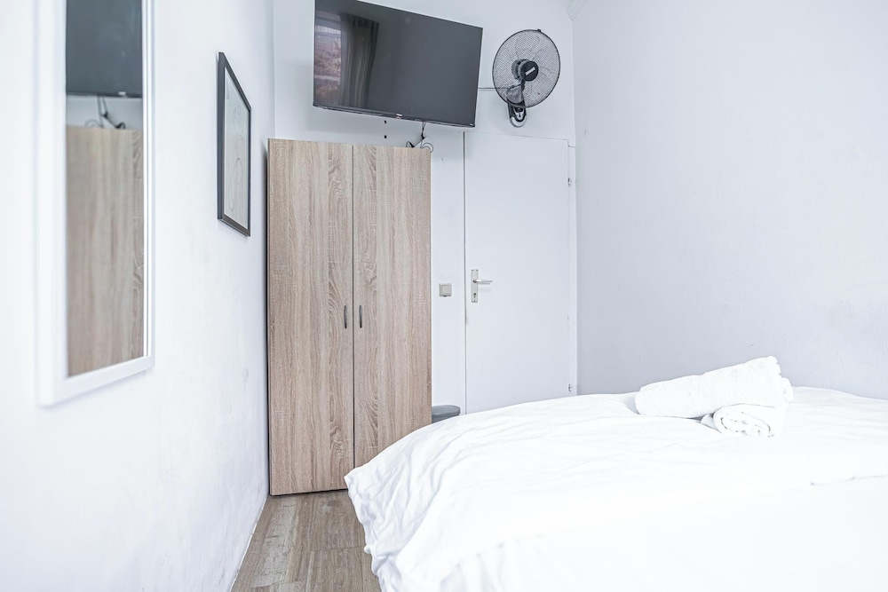 Cozy Room Shared Apt Millennium Tower