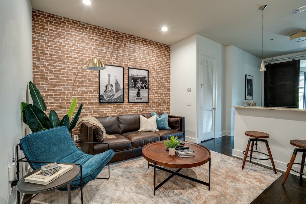 Lofts At 30th - Urban Lodge - Mins to Broadway!