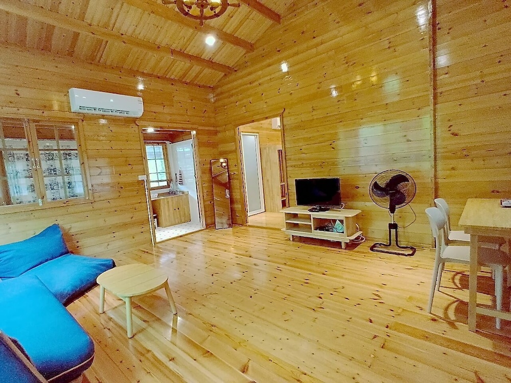 Coco and Canal HomeStory