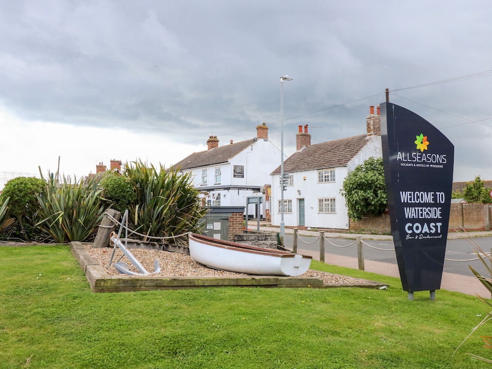 63 The Waterside Holiday Park
