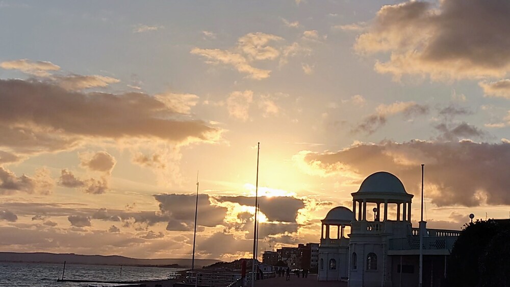 Gorgeous 4-bed House in Bexhill-on-sea, sea Views view 5