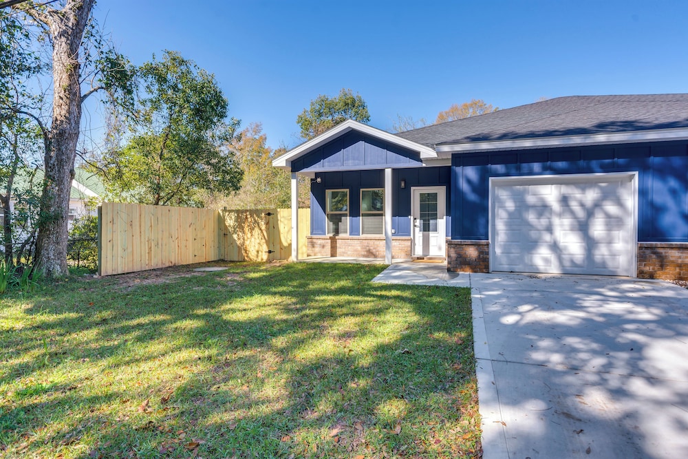 Pet-friendly Pensacola Home: Central Location