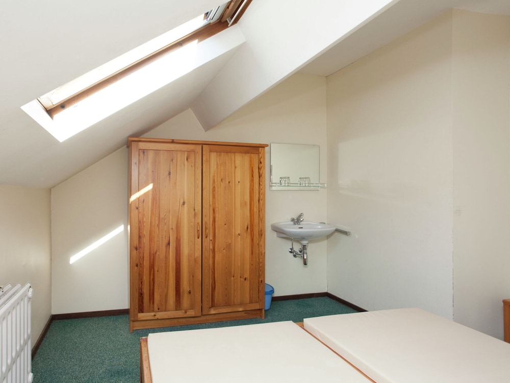 Spacious Holiday Home With Roofed Terrace