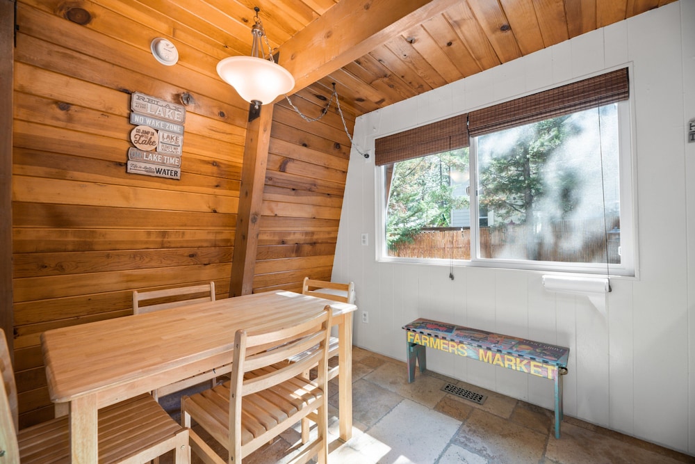 A Beary Happy Cabin view 2