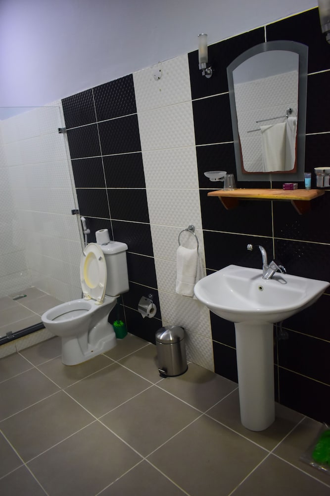 Best Western Jangwani Sea Breeze Hotel
