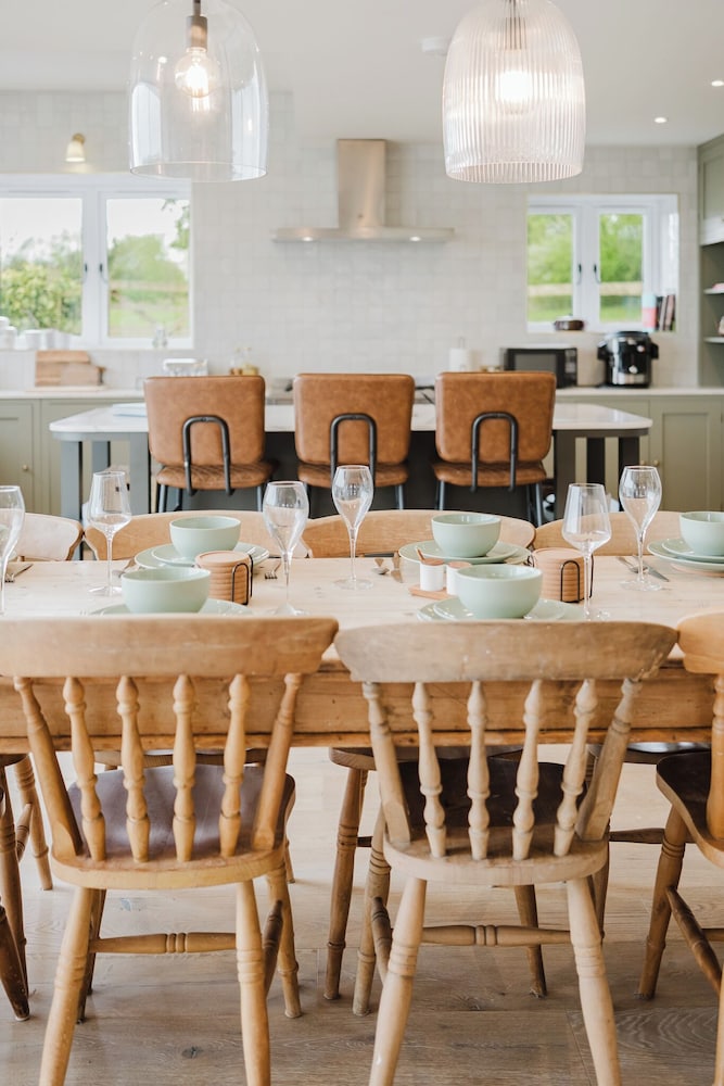 Mulberry Cottage 5BD in Wiltshire