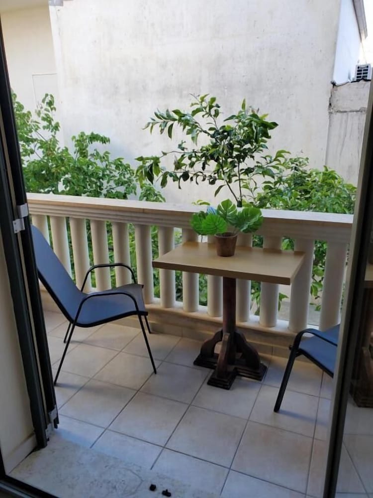 Sior Dionysios Apartments