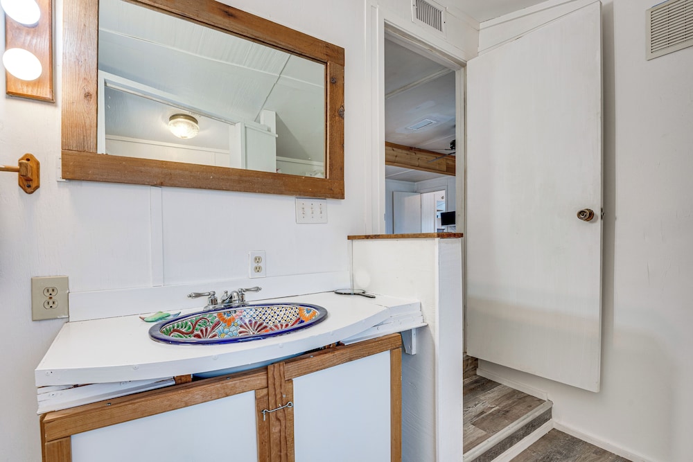 Gulf Coast Cottage w/ Beach Access: Fish & Paddle!