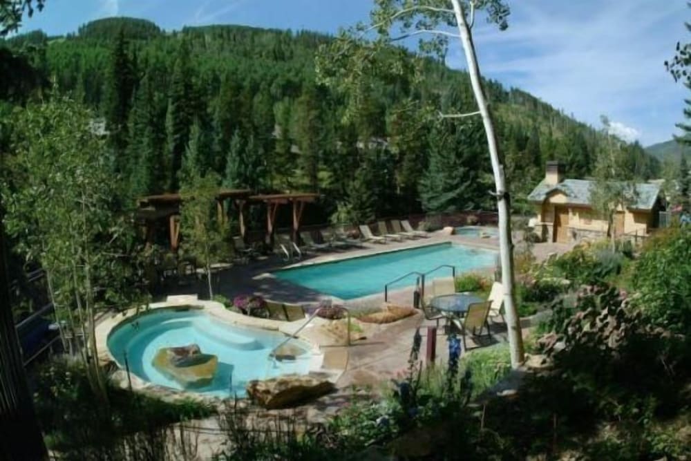 Cozy 2BR Condo in Lionshead Village - Just Steps From Gondola!