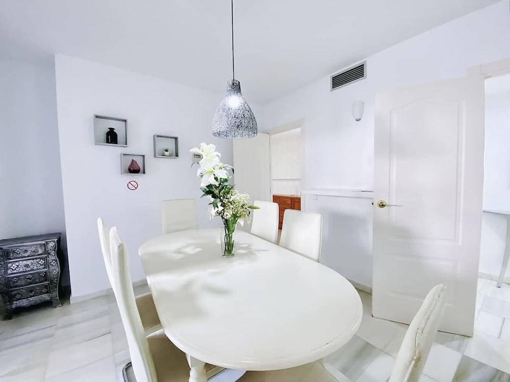 3 Bedroom Ground Floor Easy Parking F-2