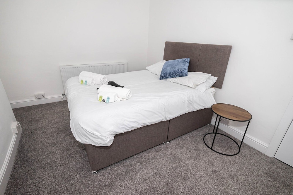 Spacious 3BR Swansea House Near City Centre