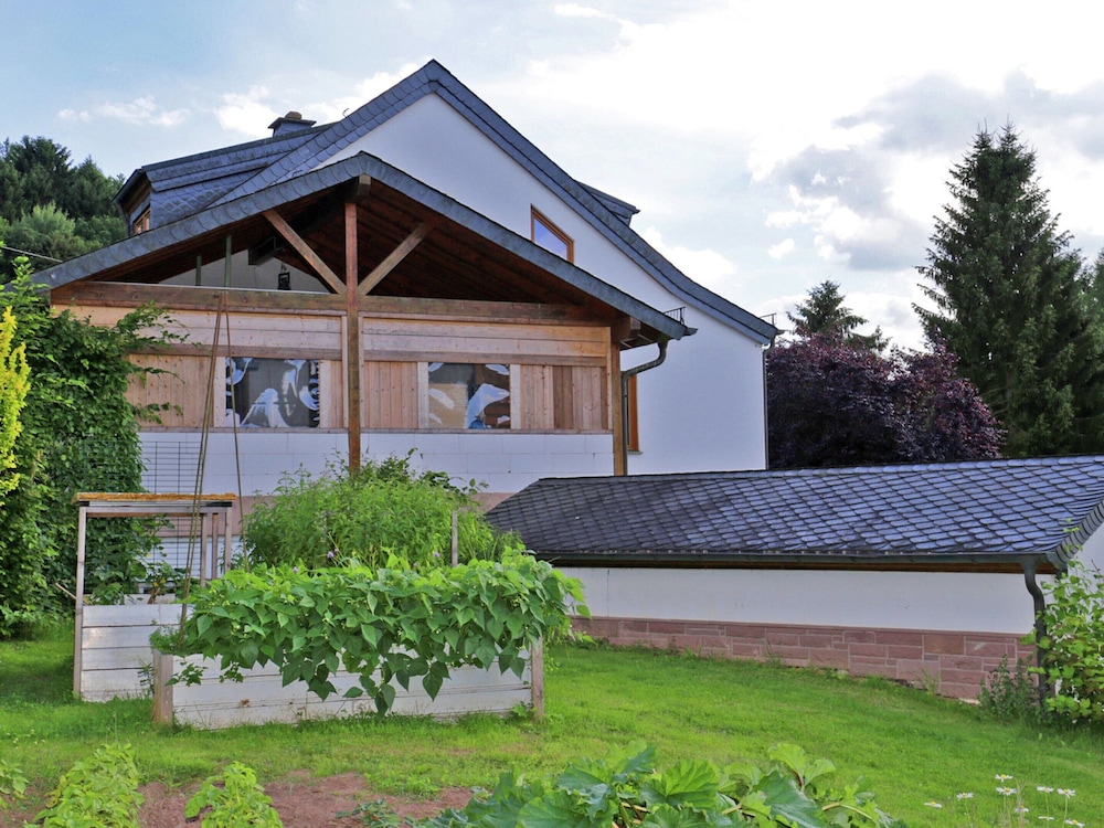 Beautiful and Cosy Apartment in a Wooded and Mostly Quite Rustic Ambience