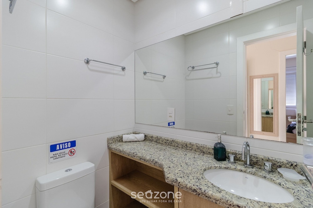 Apt w/ Side sea View, Seaside Condominium Rap0306