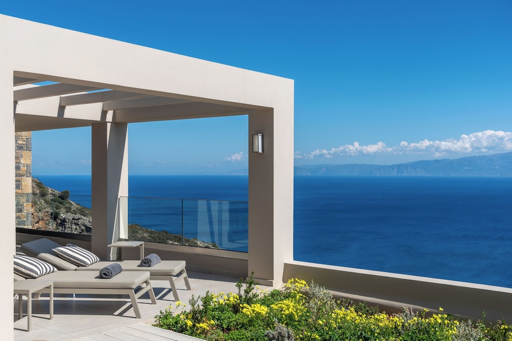 Notiko villas