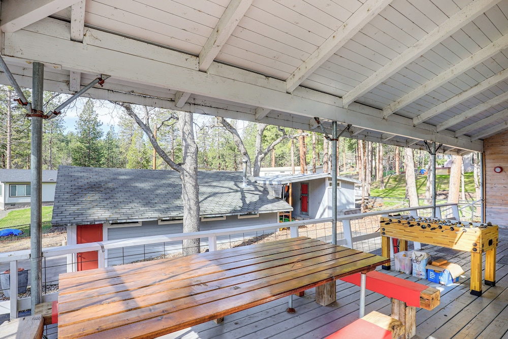 Steps to Pine Hollow Reservoir: Home w/ Fire Pit!