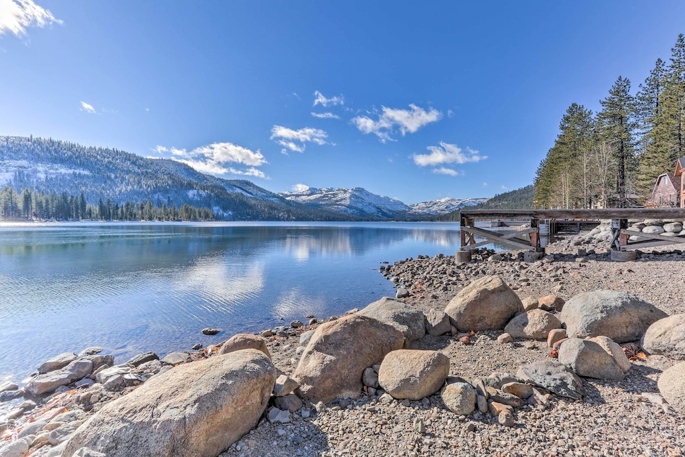 Lake Tahoe Vacations - Tahoe Donner Cabin: Deck, Trail Access, EV Charger - Property Image 13