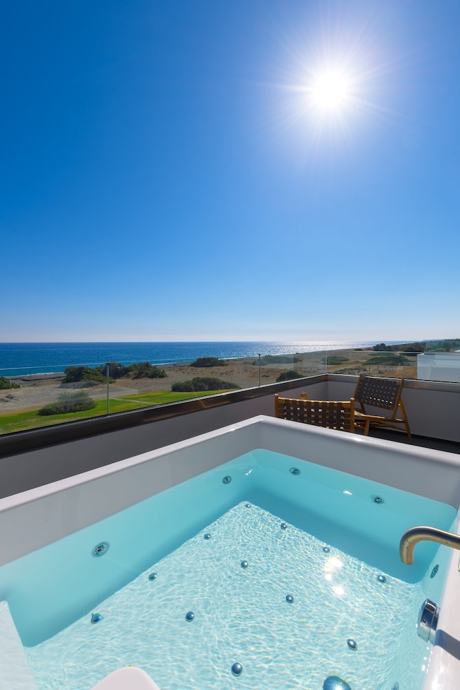 Albatross Beach Front Villas