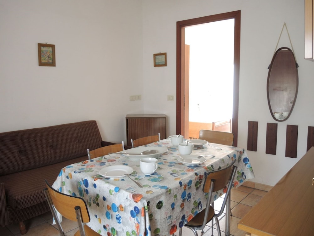 Functional Flat Just 250mt From the Beach