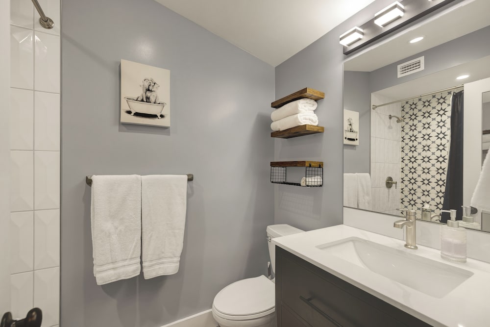 Tolle Haus: W/pool & Firepit-walk to Schlitterbahn, Comal Chutes & Downtown!