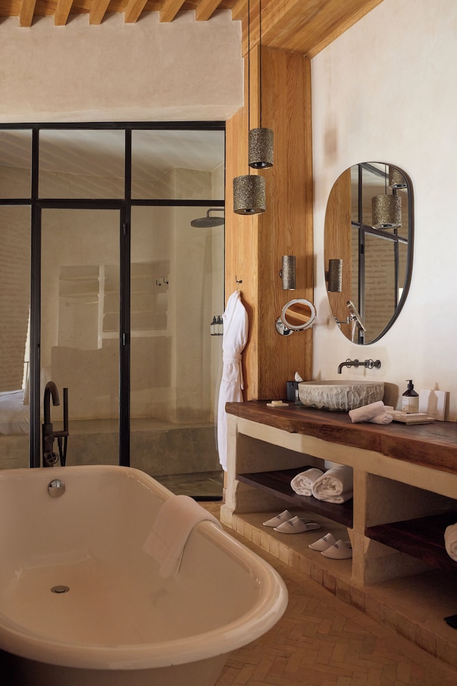 Nobu Riad