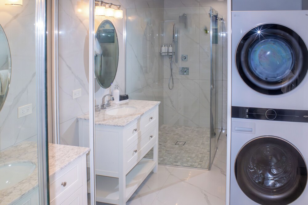 Raintree Suites