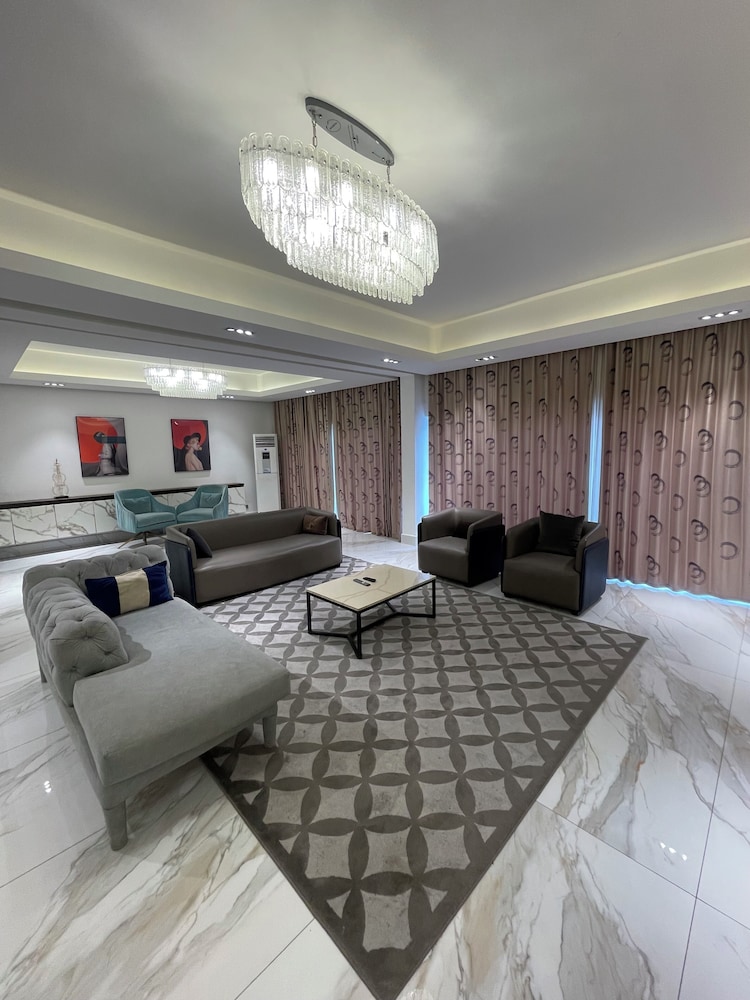 Sujimoto Residences Precious