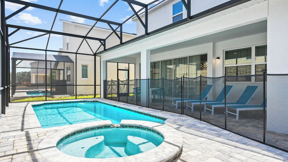 Solara Resort Dinosaur Home 1819 - Image 2