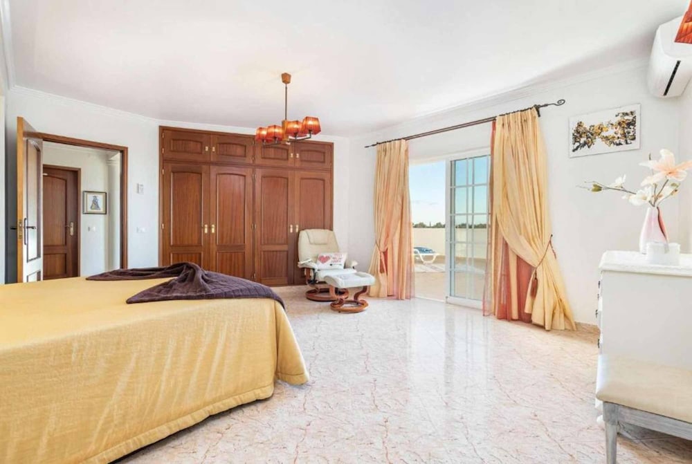 Casa Oliveira