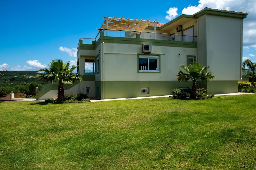 Villa Dimokratia