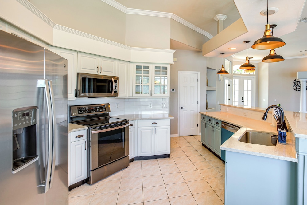Dock & Outdoor Oasis: Waterfront Cape Coral Home