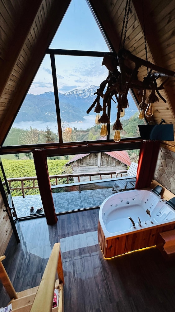Stiela Suit Bungalov