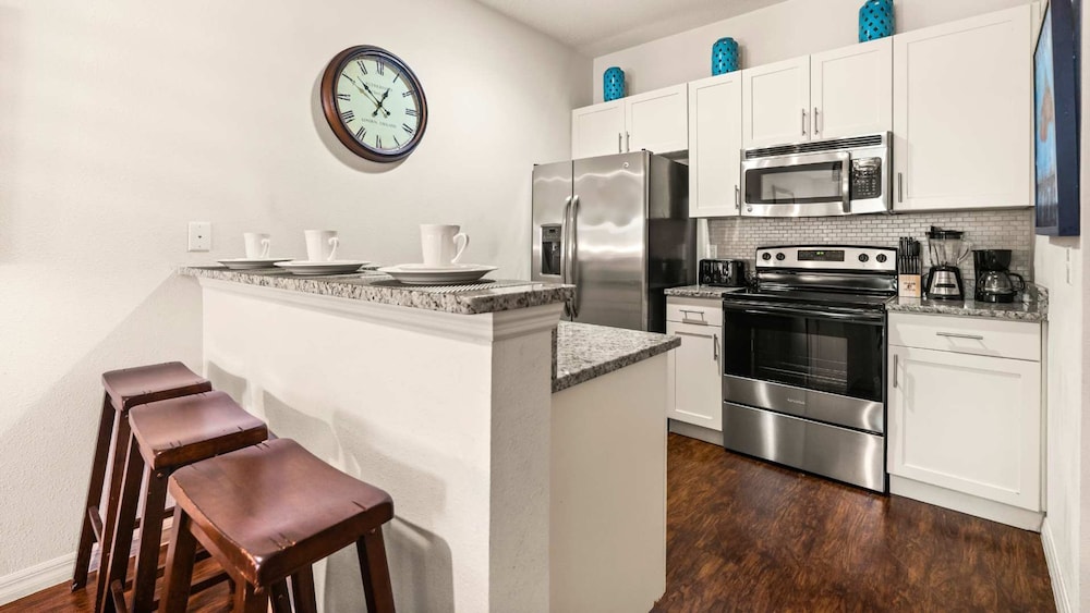 Upstay Modern 3BR Townhome w Pool Near Disney