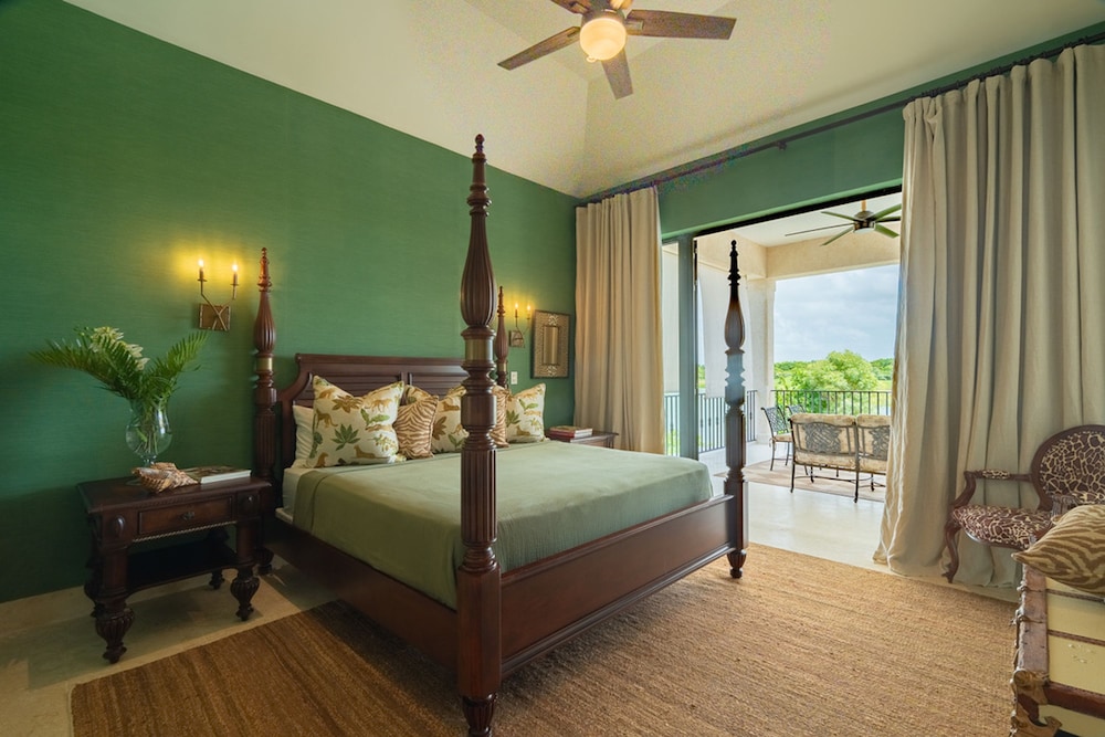 Lake Villa With Pool Table Tennis and Billiard