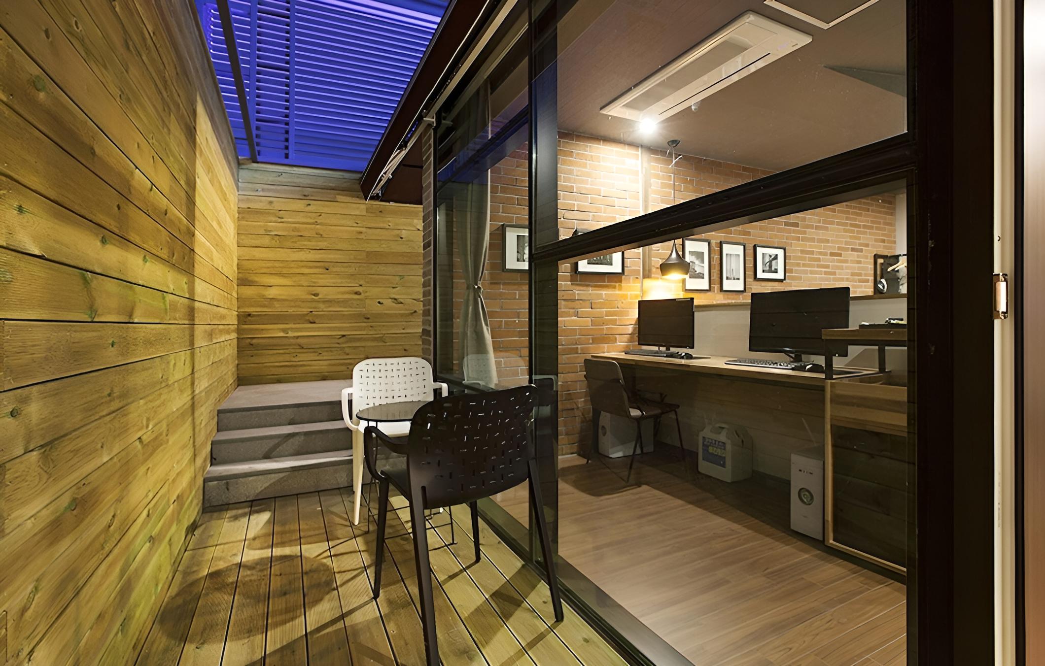 Busan Yeonsan Togok Brown Dot view 2