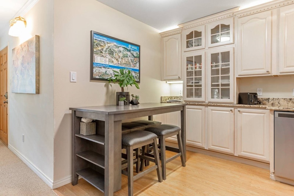 Convenient 2 Bedroom Condo in Vail Near Golden Peak Lift - Walk to Shops, Skiing & More