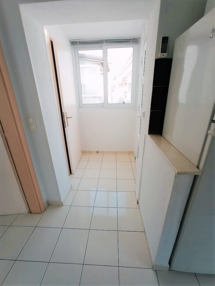 Cute apartment in stone house near sea