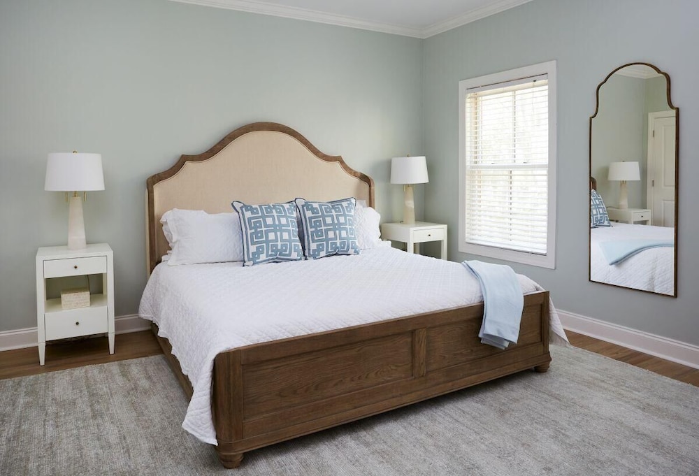 May River Breeze! 3-story Townhouse in Old Town's Promenade