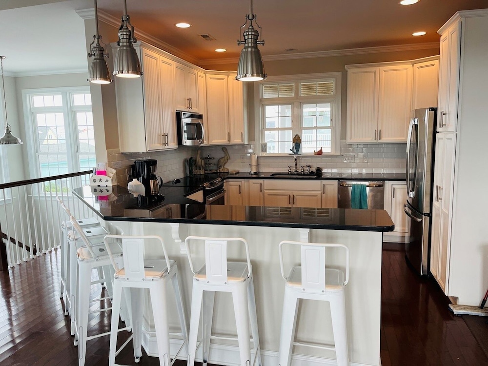 Compass Rose 4 Bedroom Home by RedAwning