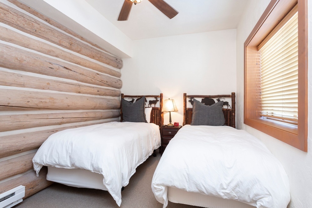 Pine Inn at Trail's End Lodge - Two Bedroom Residence with Spa #7 2 Condo