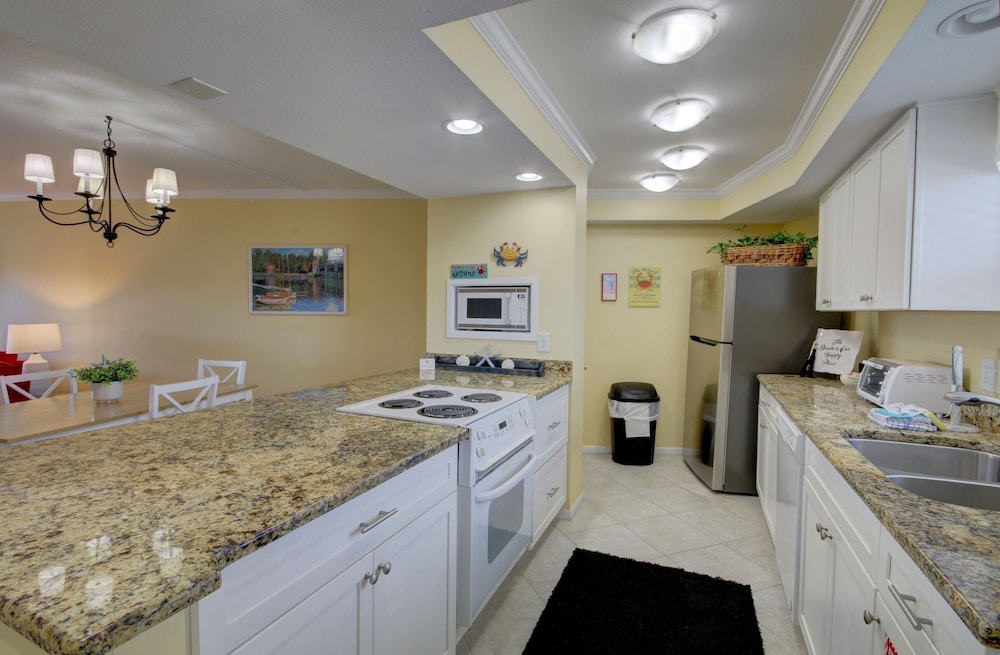 255 El Matador 1 Bedroom Condo