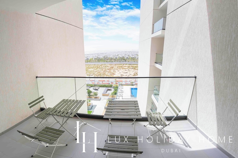 LUX The Dubai Hills Executive Suite