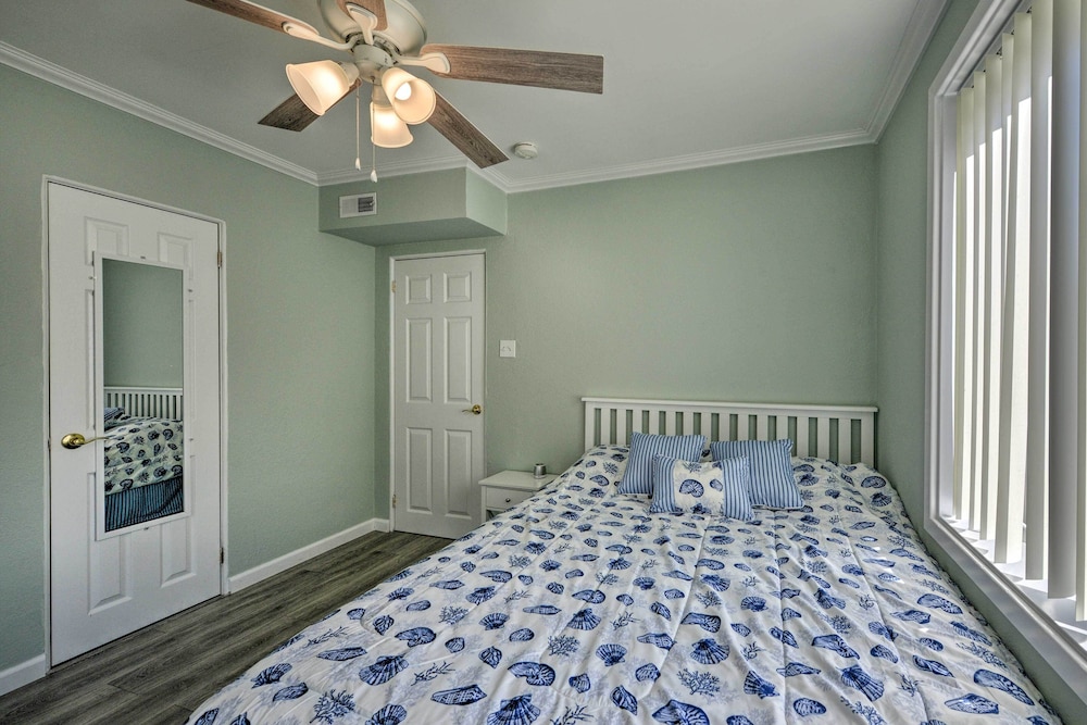 Beach Block Wildwood Condo - Proximity to Dining! view 2